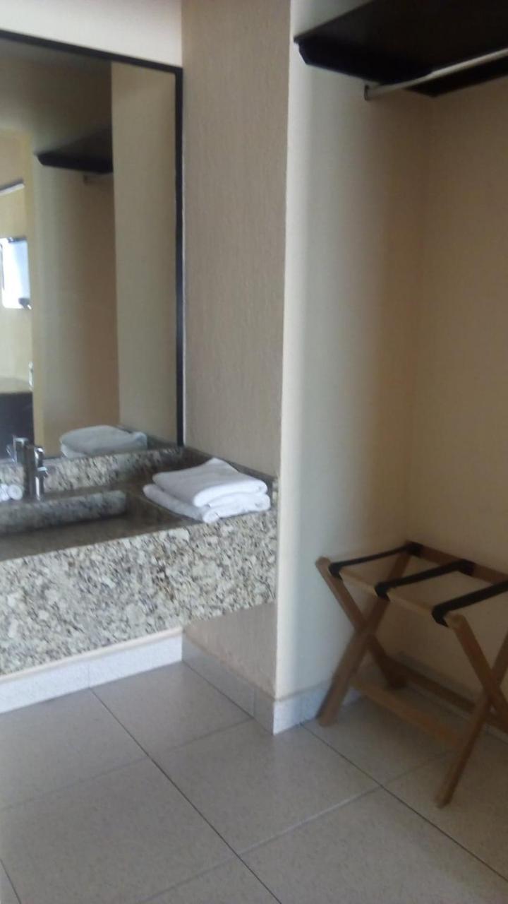 Jalyd Inn Irapuato Dış mekan fotoğraf